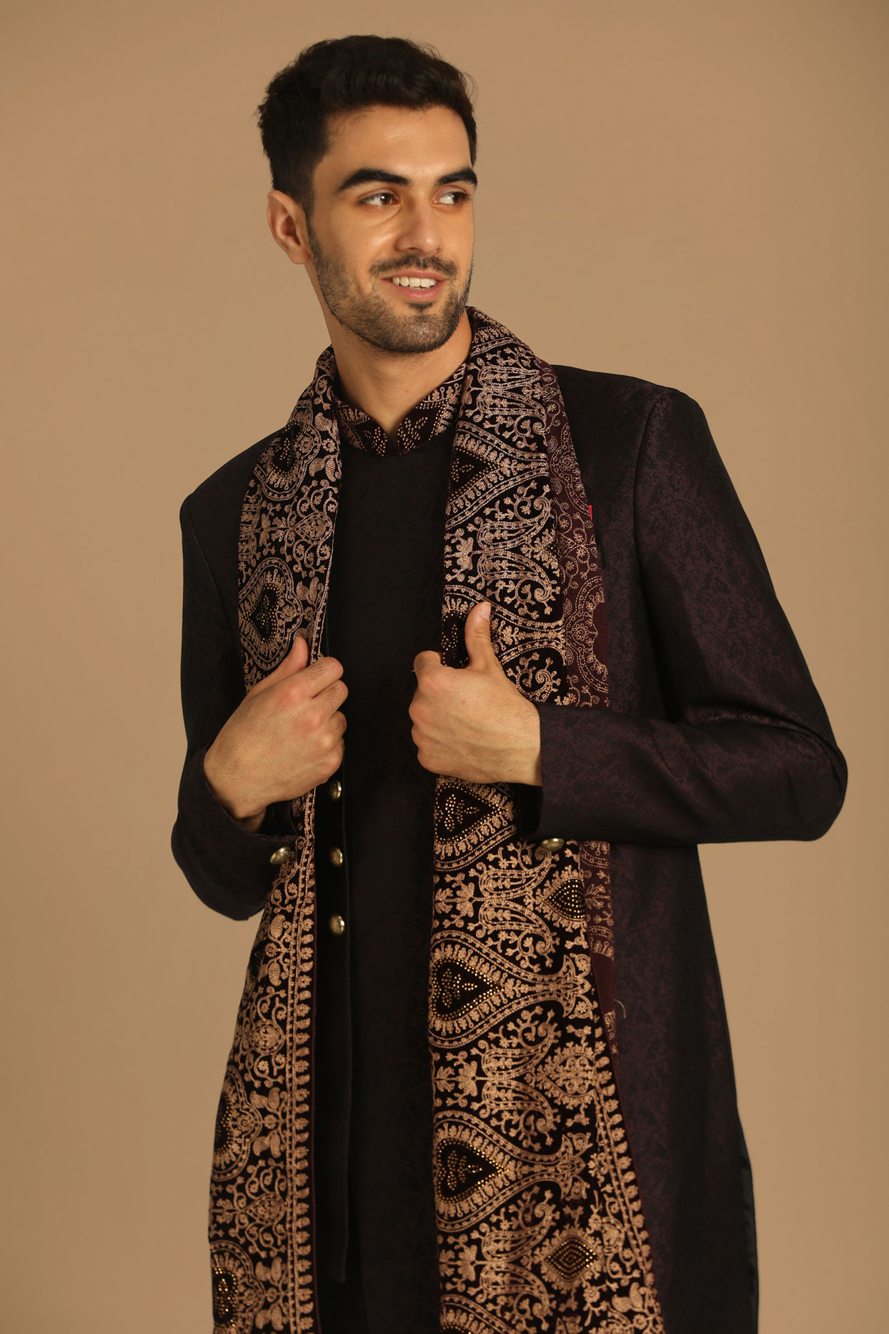 alt message - Manyavar Men Wine Indo Western Set With Dupatta image number 0